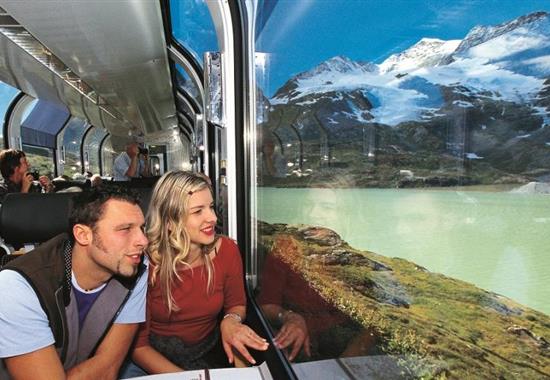 Švýcarsko letecky s panoramatickými vlaky Bernina Express a Ledovcový Express