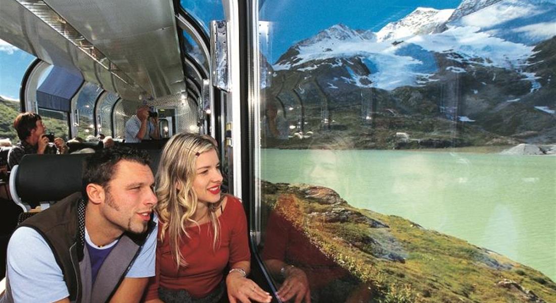 Švýcarsko letecky s panoramatickými vlaky Bernina Express a Ledovcový Express