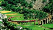 Švýcarsko letecky s panoramatickými vlaky Bernina Express a Ledovcový Express - Bernina Express