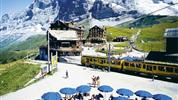Ze subtropického Švýcarska k vrcholům 4tisícovek s jízdou Bernina Express - Kleine Scheidegg