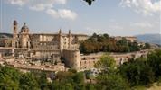 Za vínem i auty Ferrari, Kaplickým a městy UNESCO