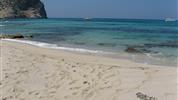 Mallorca s turistikou - nedotčená příroda a tradiční architektura