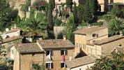 Mallorca s turistikou - nedotčená příroda a tradiční architektura