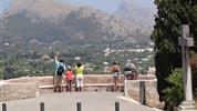 Mallorca s turistikou - nedotčená příroda a tradiční architektura