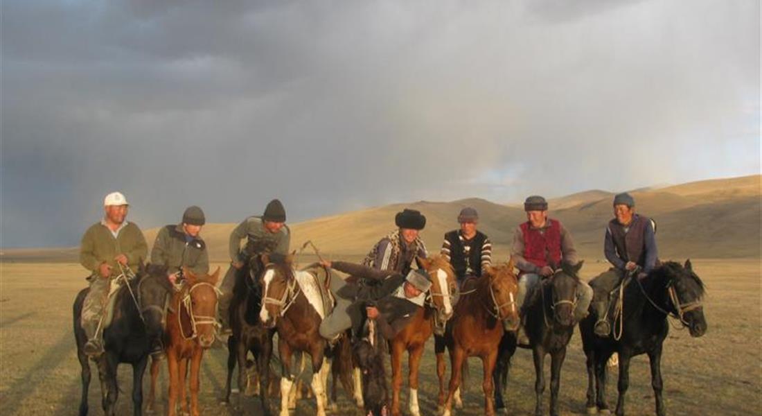 Kyrgyzstán - rajská příroda jezer a hor - Pastevci