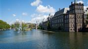 ROZKVETLÉ HOLANDSKO  země mlýnů, dřeváků a sýrů - Den Haag - Binnenhof