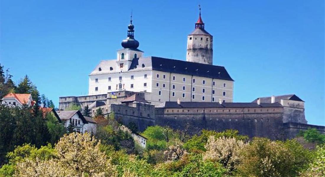 Železnicí UNESCO na Semmering a hrad Forchtenstein