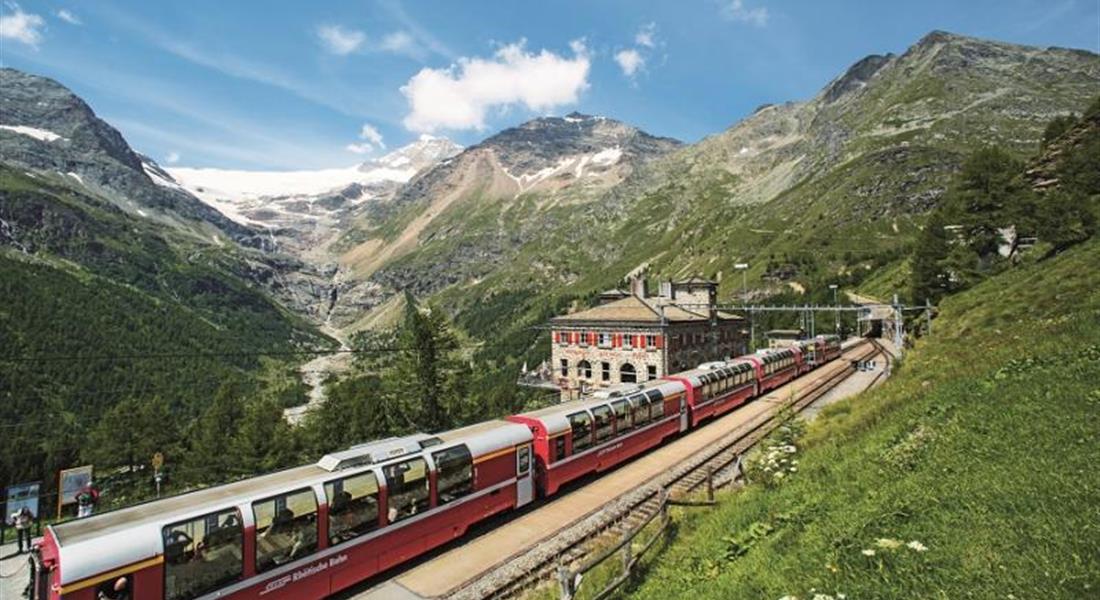 Vinice, palmy a jezera pod horskými štíty s jízdou Bernina Express a ledovcem Diavolezza