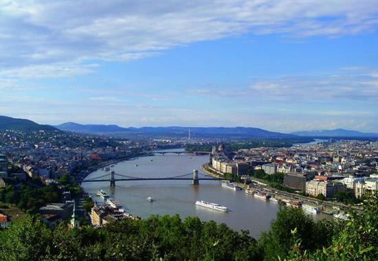 Budapešť a Dunajský ohyb s večerní plavbou po Dunaji