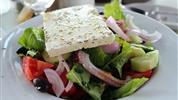 Aktypis - řecký salát s feta sýrem a olivami