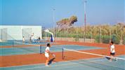 Aeolos Beach - možnost využití sportovního vybavení - tenisových kurtů