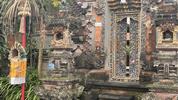 Bali - ostrov chrámů, rýžových polí a úsměvů - Ubud-vstup do obytného domu