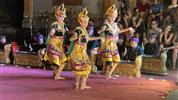 Bali - ostrov chrámů, rýžových polí a úsměvů - Ubud-královský palác, tanec Legong
