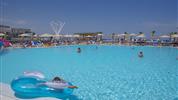 Arina Beach Resort - prostorný bazén