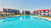 All Senses Nautica Blue Exclusive Resort & Spa - bazén s lehátky a bungalovy