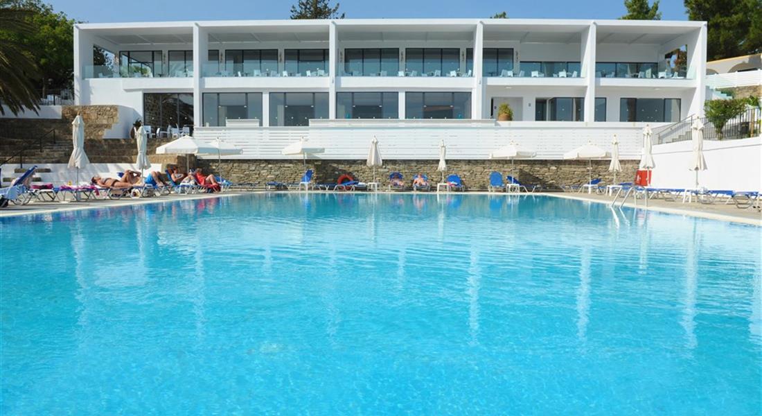 Ellia - menší rodinný hotel s bazénem