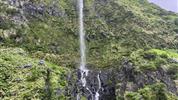 Azorské ostrovy - São Miguel a Flores – pěší turistika v květinovém ráji