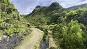 Azorské ostrovy - São Miguel a Flores – pěší turistika v květinovém ráji