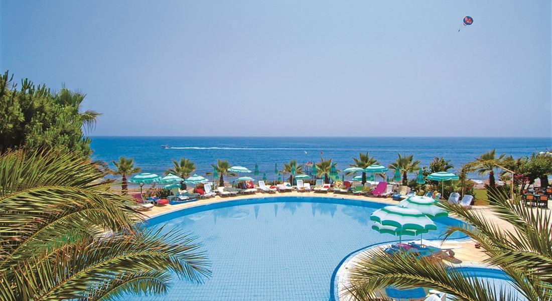 Anitas - oblíbený hotel přímo u písečné pláže