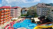 Kahya - areál hotelu s bazénem a skluzavkami