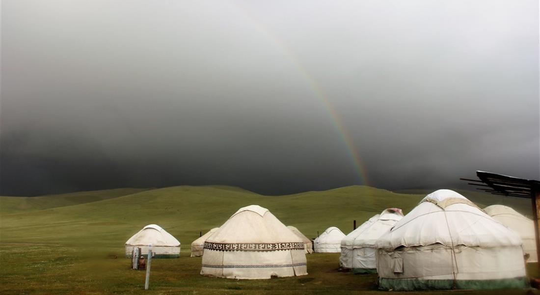 Kyrgyzstán - rajská příroda jezer a hor
