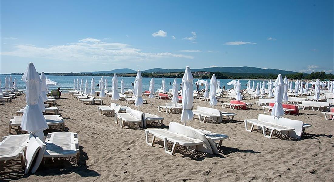 Primorsko - Bulharsko_Kiten_písečné pláže a připravený plážový servis.
