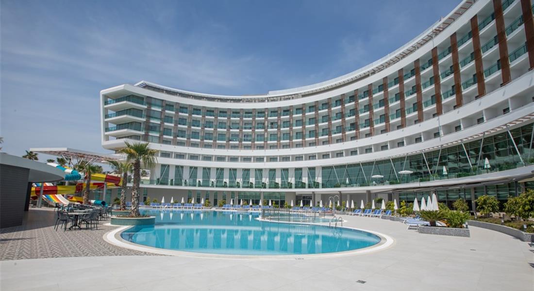 Xoria Deluxe - moderní hotelový areál v letovisku Pyallar, Turecko
