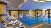 Club Turan Prince World - vnitřní krytý bazén s lehátky